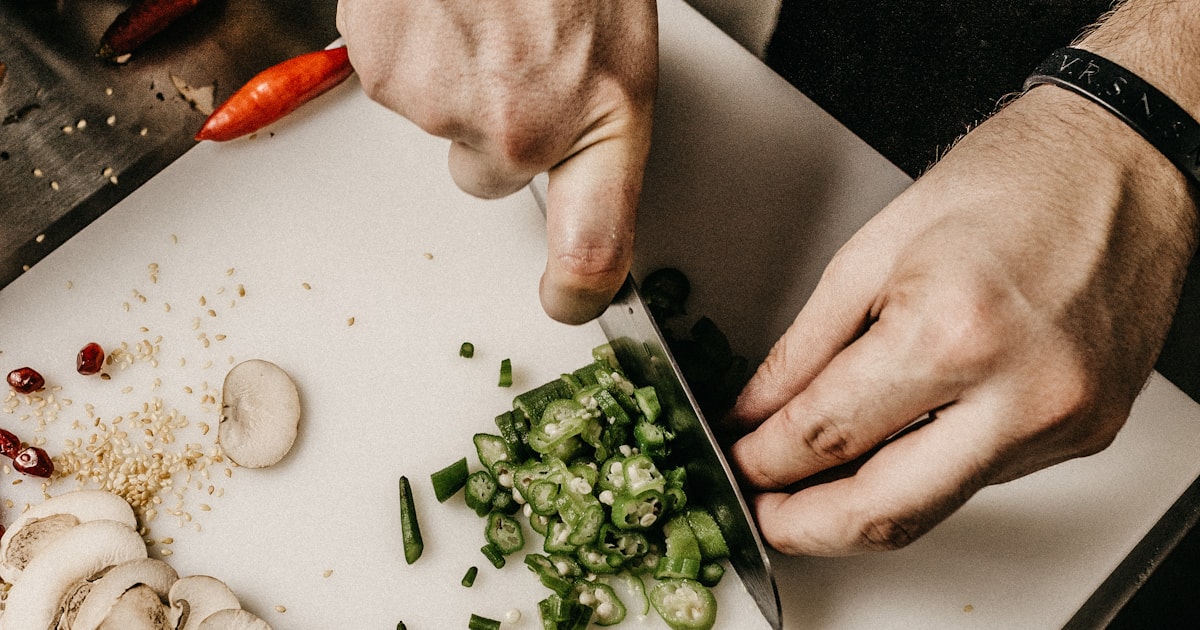 Why Step-by-Step Guided Cooking Beats Scrolling a Recipe on Your Phone