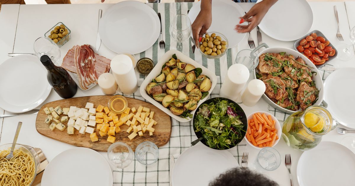 How Much Food for a Crowd: Per-Person Quantities for 8, 12 and 20 People