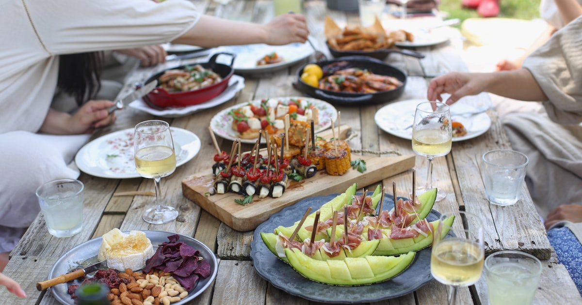 What to Bring to a Potluck: Ideas That Actually Travel